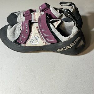 Rock climbing shoes Scarpa brand US size 5.5